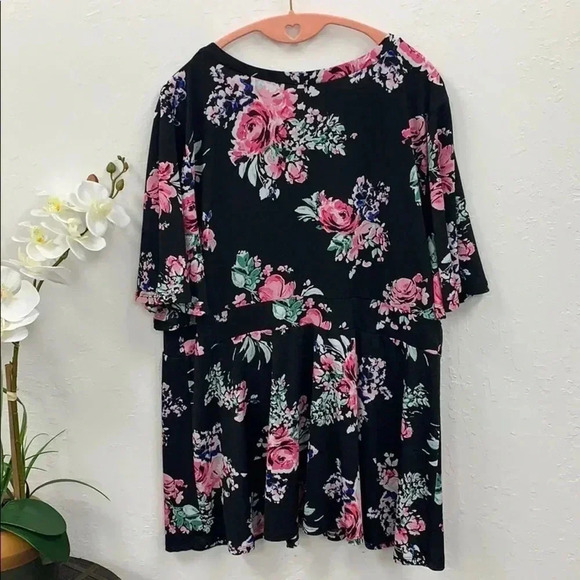 TORRID BLACK FLORAL JERSEY KNIT PEPLUM TOP SIZE 3X - Picture 6 of 6